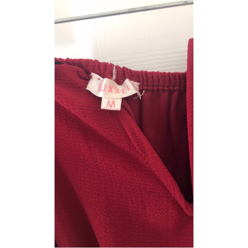 ❌SOLD❌NWOT Luxxel bell sleeve wine romper - Picture 4 of 6